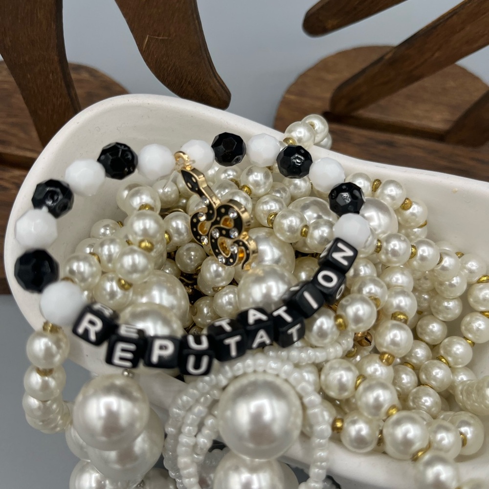 Reputation bracelet